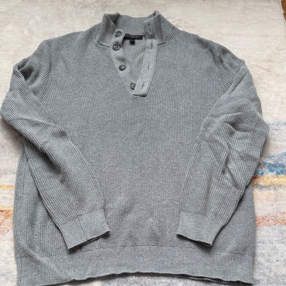 (280)Banana Republic Gray Button-Up Crewneck Sweater